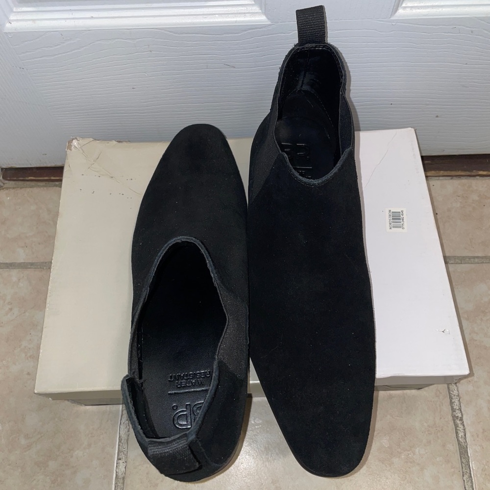 Low Cut Suede Chelsea Boots